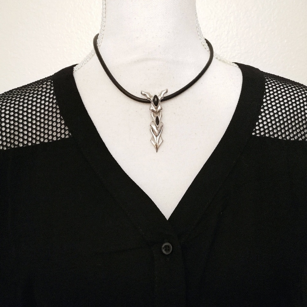♥️ Black Rubber-Like Necklace w Silver Pendan